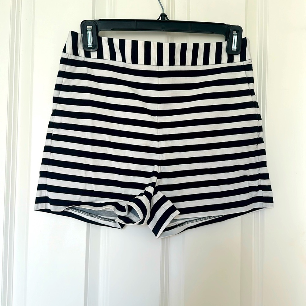 3/$30 Women’s express high waisted striped dressy short size 0